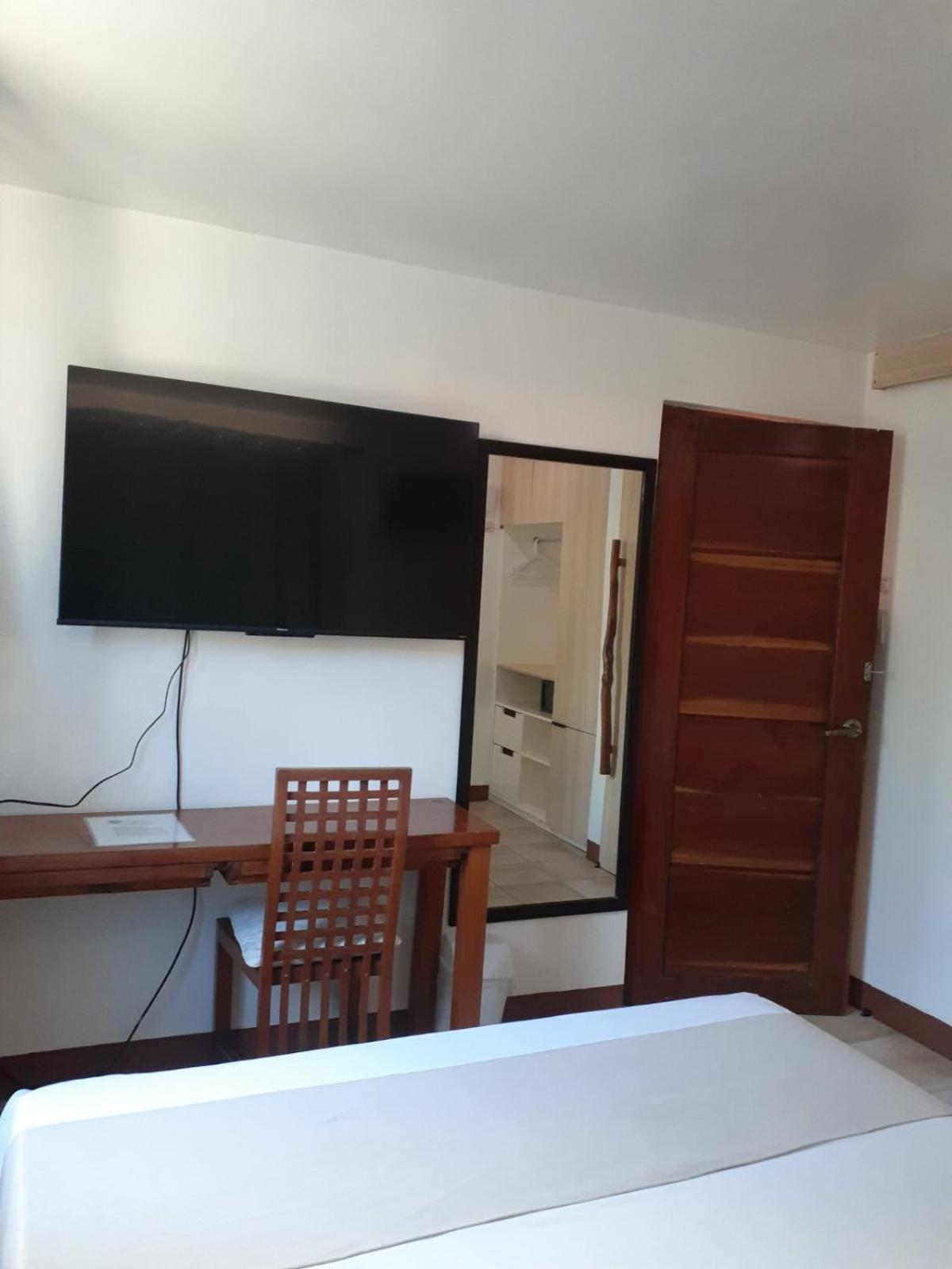Bluewaves Beach House Balabag  Экстерьер фото