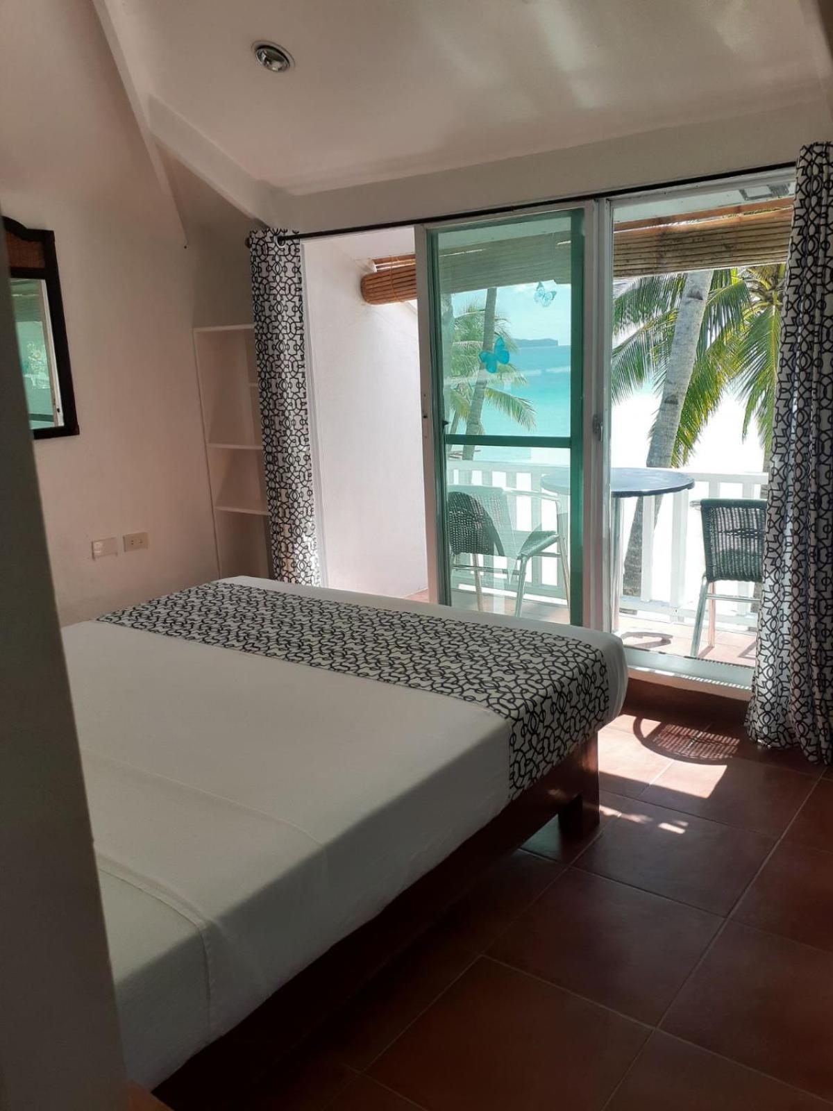 Bluewaves Beach House Balabag  Экстерьер фото