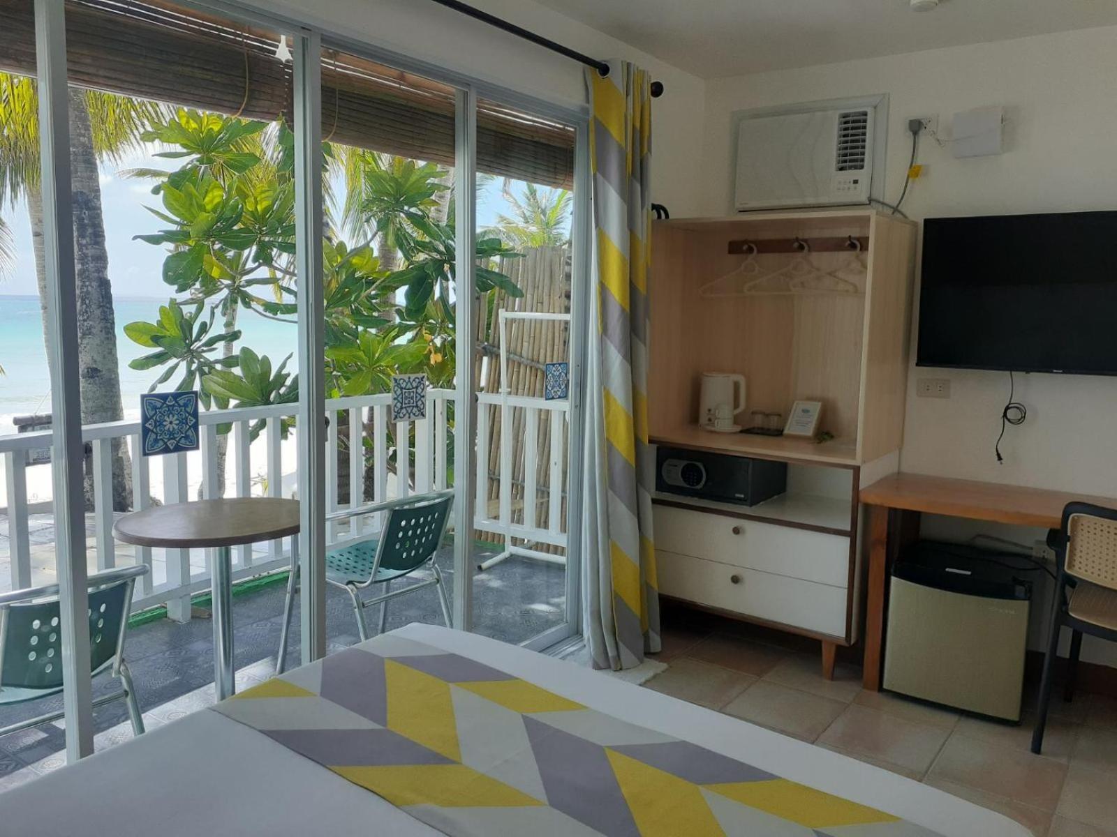 Bluewaves Beach House Balabag  Экстерьер фото