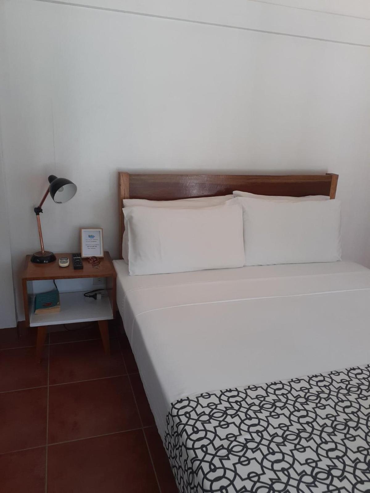 Bluewaves Beach House Balabag  Экстерьер фото