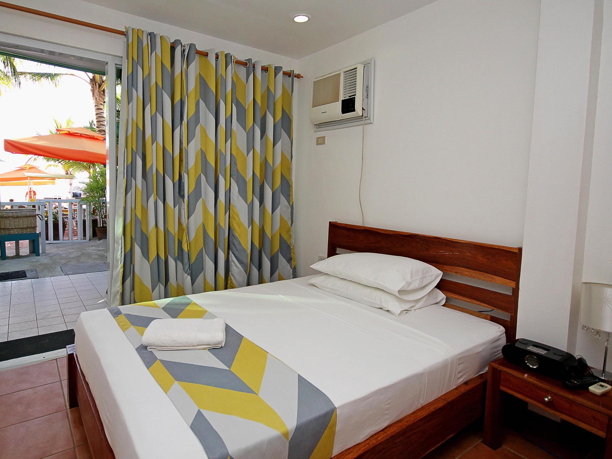 Bluewaves Beach House Balabag  Экстерьер фото