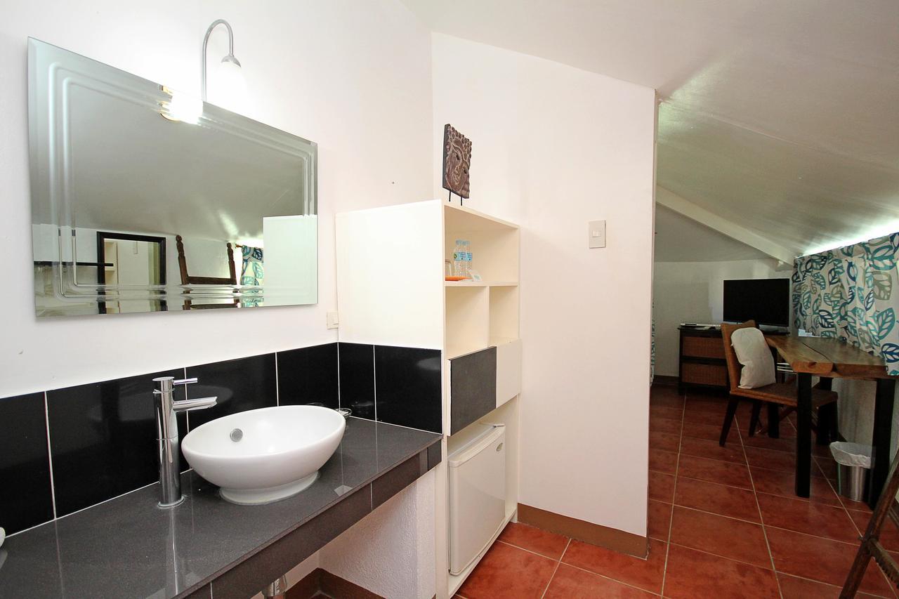 Bluewaves Beach House Balabag  Экстерьер фото