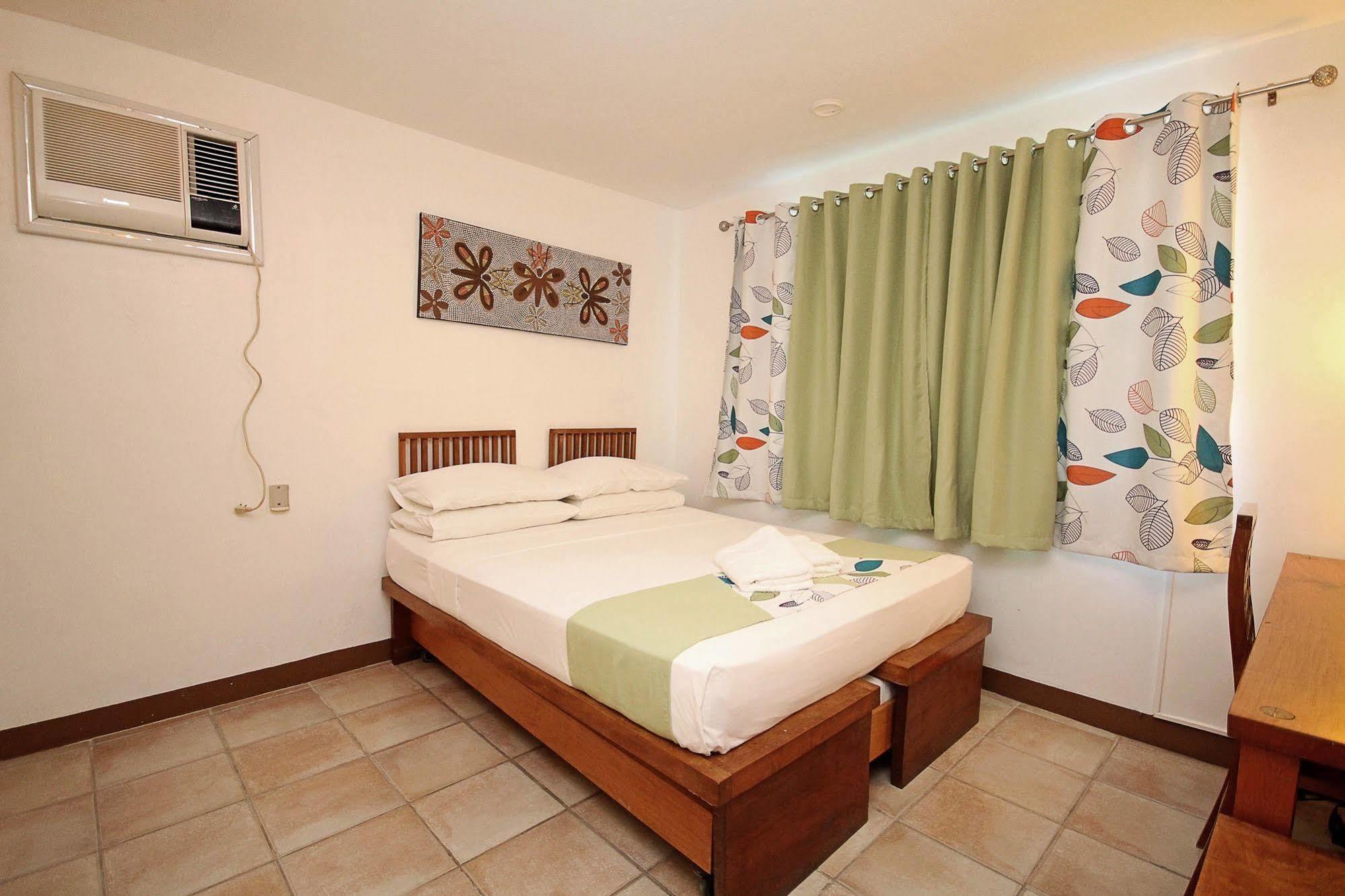 Bluewaves Beach House Balabag  Экстерьер фото