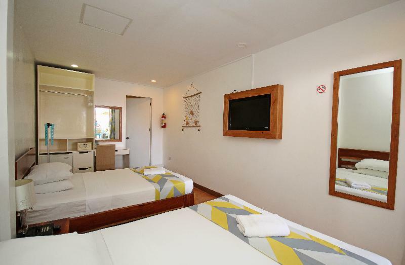 Bluewaves Beach House Balabag  Экстерьер фото
